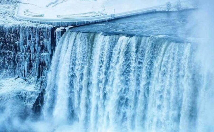 From Toronto: Winter Wonder of Niagara Falls Tour - Table Rock and the Canadian side of the falls