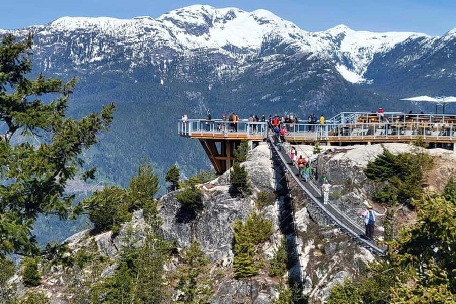 From Vancouver: Whistler Private Day Trip - From Vancouver to Squamish by private SUV