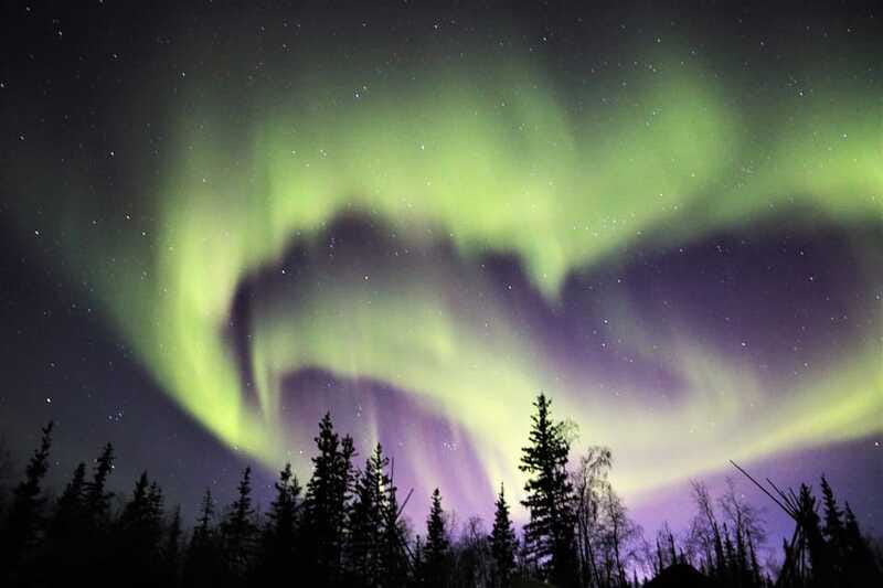 From Yellowknife: Northern Lights Bus Tour with Photos - What the $72 price really covers