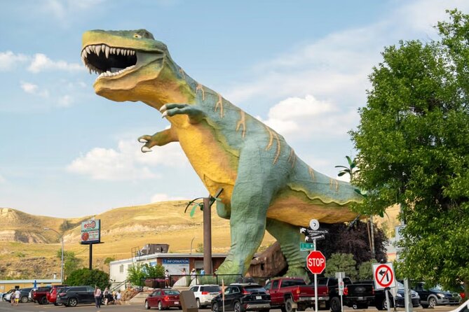 Full Day Drumheller Tour from Calgary by Coach - The Hoodoos reveal how the Badlands were made