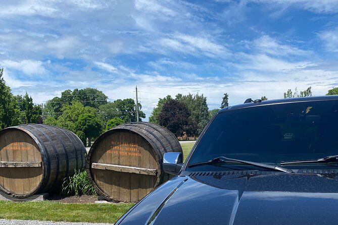 Full-Day Group Wine Tour (with cheese and charcuterie) in Niagara-on-the-Lake - Four winery visits without the driving work