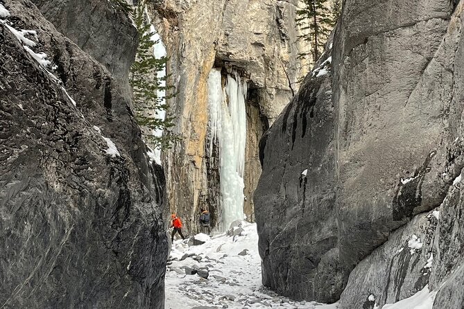 Grotto Canyon Majestic Ice Walk tour from Banff, Calgary, Canmore - What the 3 to 4 hours actually means