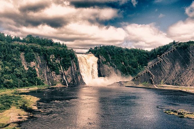 Group Excursion of Quebec City and Montmorency Falls - The guides make the difference