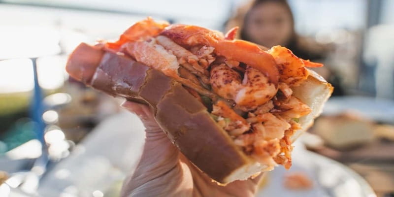 Halifax Harbourfront Food Walking Tour - Lobster roll and a sweet final course