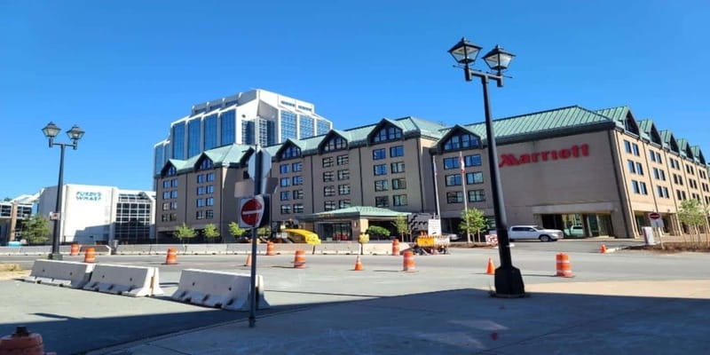Halifax Harbourfront Food Walking Tour - What the guides add to the walk
