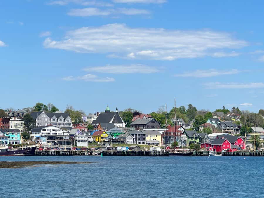 Halifax: Lunenburg and Mahone Bay Private Tour - What the price means for a small group