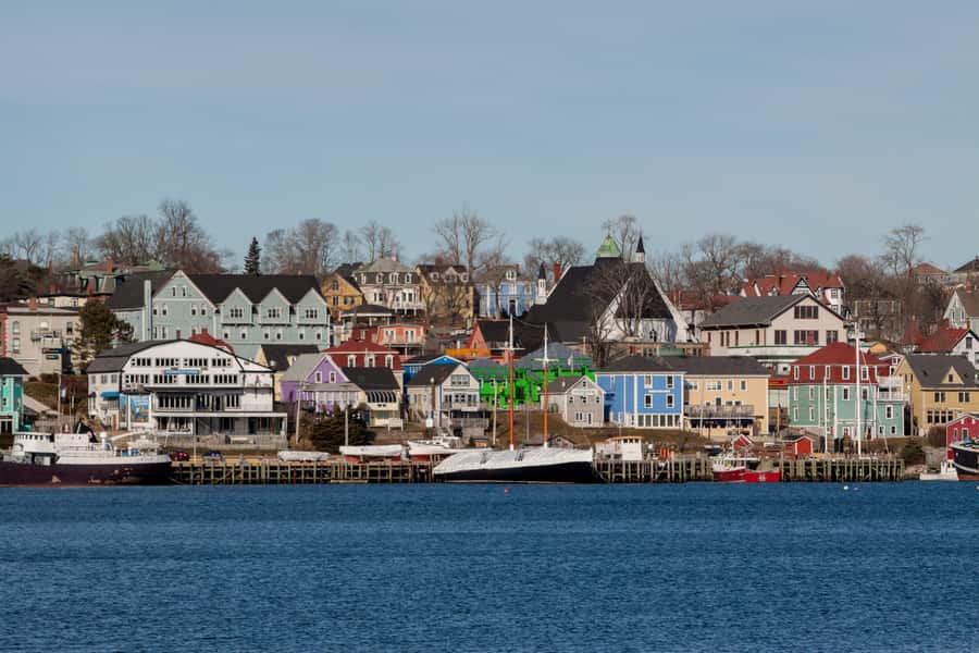 Halifax: Lunenburg and Mahone Bay Private Tour - Leaving Halifax with your own driver