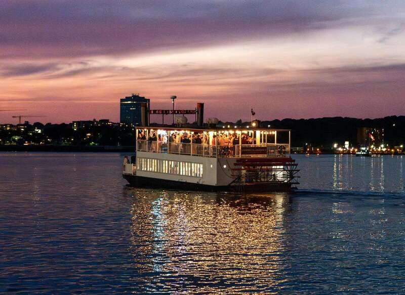 Halifax: Party Cruise on the Harbour Queen - Finding the Harbour Queen at Cable Wharf