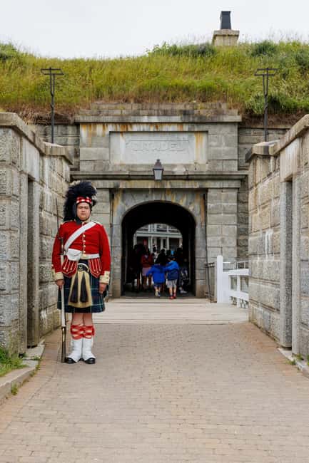 Halifax: Peggy's Cove, Citadel and Titanic Cemetery Tour - Fairview Lawn Cemetery and Halifax’s Titanic Link