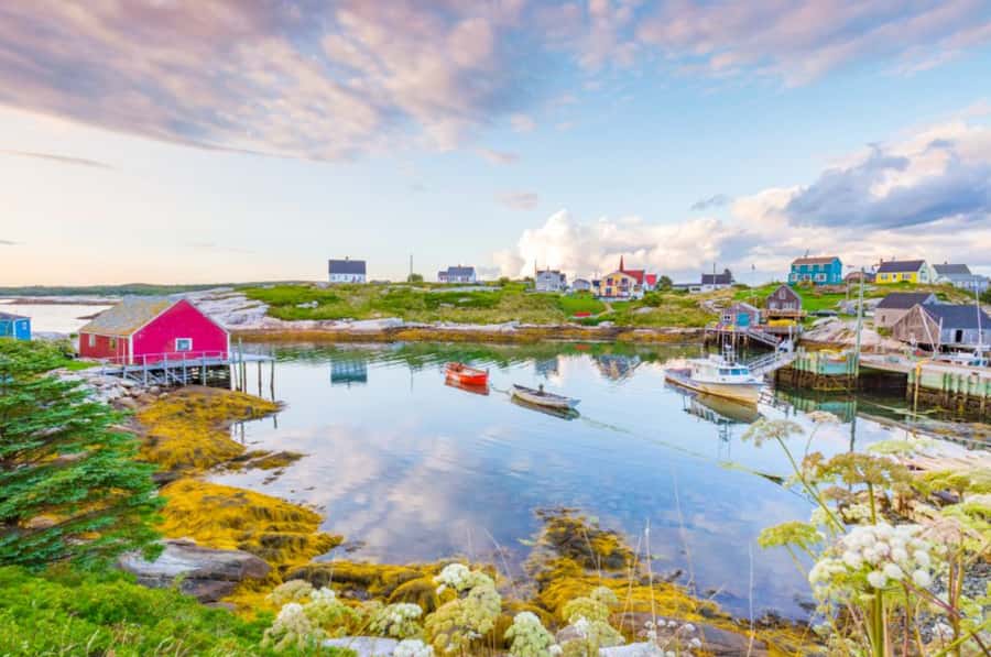 Halifax Small-Group Express Peggy’s Cove Tour - Exploring the village, shops, and ocean views