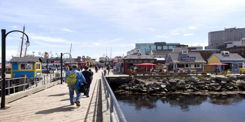 Halifax: Small Group Walking Tour with Citadel & Museum - Spending an hour at the Maritime Museum of the Atlantic