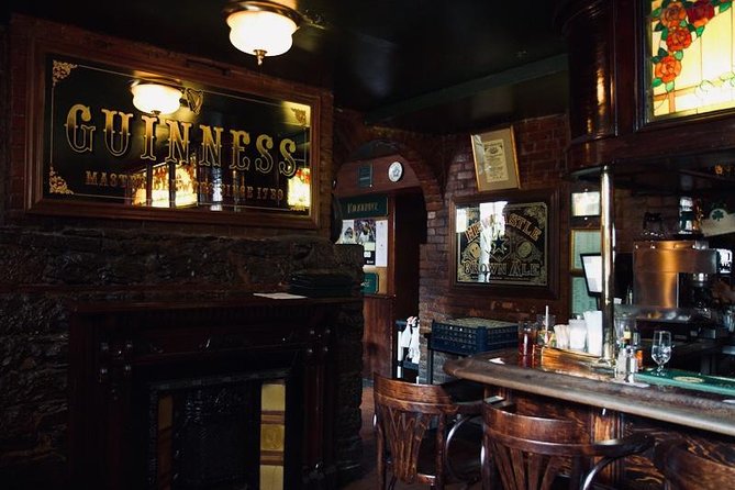 Haunted Montreal Pub Crawl - The guides are the heart of the experience