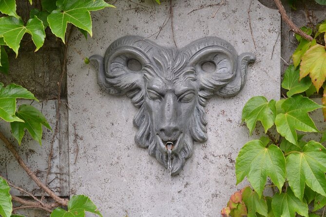 Haunted Old Montreal - Champs-de-Mars: the longest stop and the darkest build