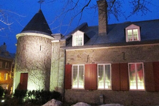 Haunted Old Montreal - Starting at the Monument à Maisonneuve