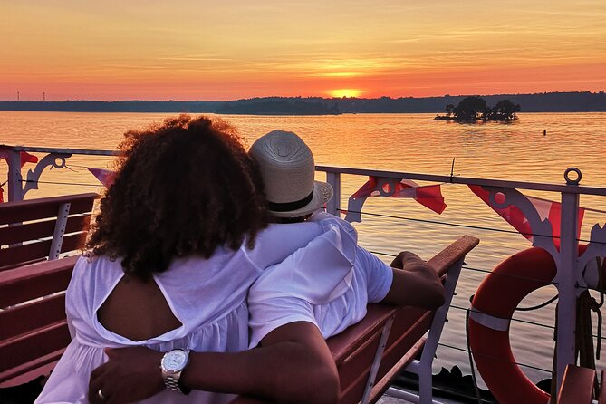 Heart of the 1000 Islands Sightseeing Cruise - Food, drinks, and the practical details