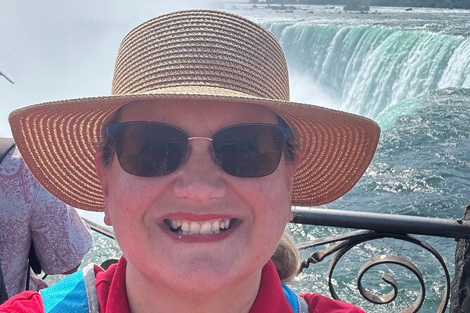 Hornblower Boat and Walking Tour of Niagara Falls - Starting outside the Power Station