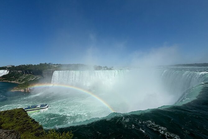 Hornblower Boat and Walking Tour of Niagara Falls - Why the guide matters on this particular tour