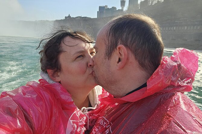 Hornblower Boat and Walking Tour of Niagara Falls - The main strengths and limitations