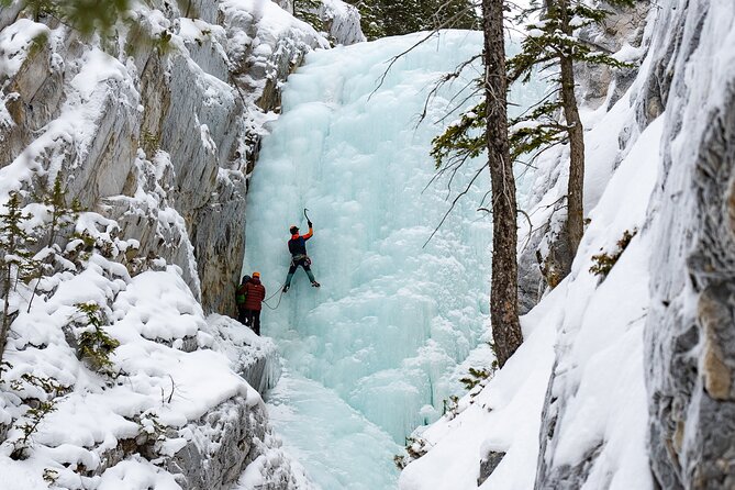 Ice Climbing Adventure in Banff: Beginner - The guide makes the difference