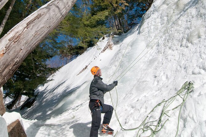 Ice Climbing Initiation in Mont-Tremblant - What to wear for crampons and ice