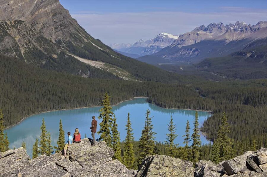 Icefield: Bow Lake, Columbia Icefield, Peyto Lake Day Tour - Bow Lake: Blue Water Beneath Crowfoot Mountain