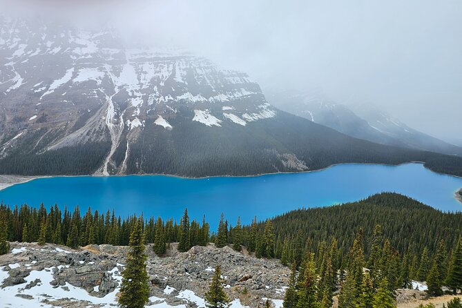 Icefields Parkway and Abraham Lake Bubbles Private Tour - Lake Louise brings the most familiar view