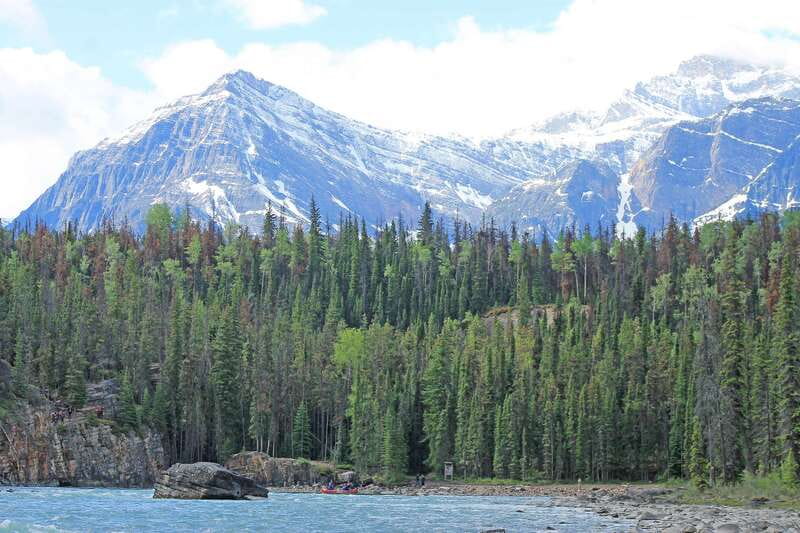 Jasper: Canyon Run Family Whitewater Rafting - Launching below Athabasca Falls