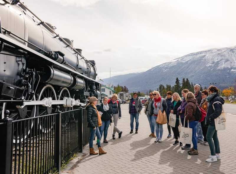 Jasper: Downtown Foodie Tour - Walking, weather, and accessibility