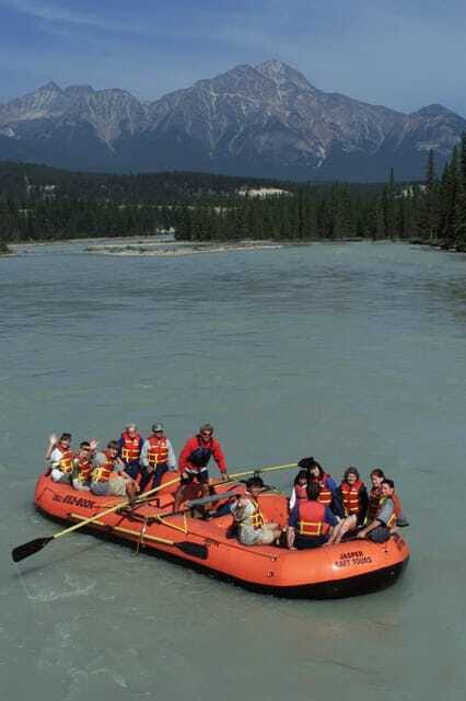Jasper: Jasper National Park Easy 2-Hour Rafting Trip - A gentle way to see the Athabasca River