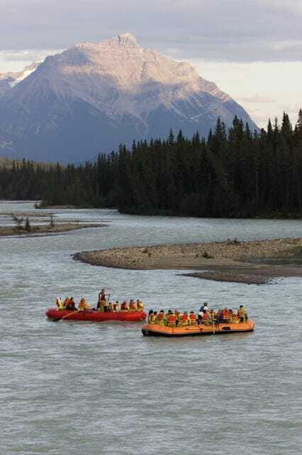 Jasper: Jasper National Park Easy 2-Hour Rafting Trip - Meeting at the Jasper train station