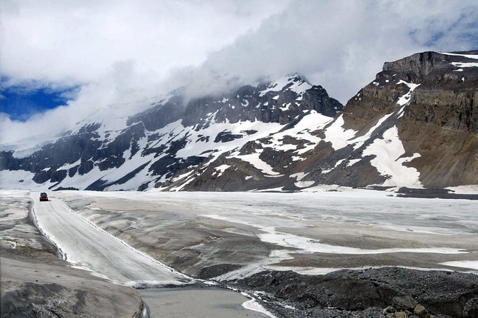 Jasper National Park 2-Day Tour: Maligne Lake & Columbia Icefield - Day 2: Maligne Lake takes center stage