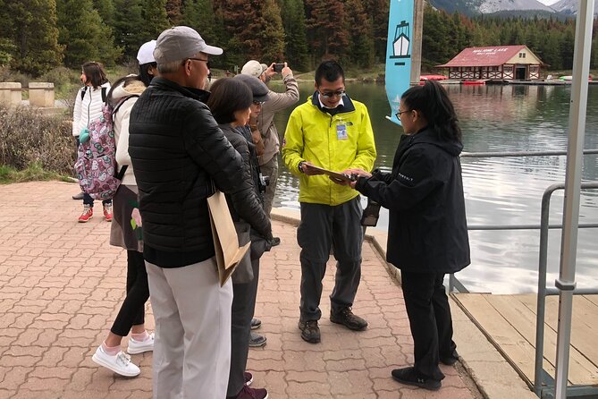 Jasper National Park 2-Day Tour: Maligne Lake & Columbia Icefield - Guides, vehicles, and group size