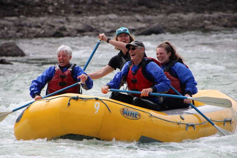 Jasper National Park: 2-Hour Whitewater Rafting - What the guides add to the day