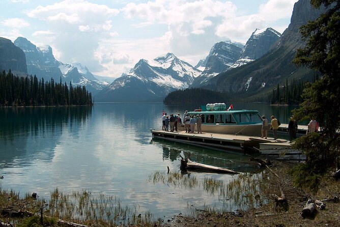 Jasper National Park Tour: Maligne Valley, Medicine Lake and Spirit Island - What the guides add