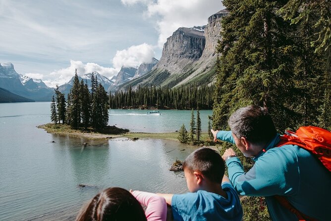Jasper National Park Tour: Maligne Valley, Medicine Lake and Spirit Island - Timing, transport, and comfort