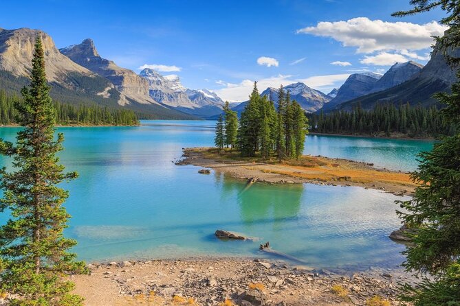 Jasper National Park Tour: Maligne Valley, Medicine Lake and Spirit Island - The road to Medicine Lake