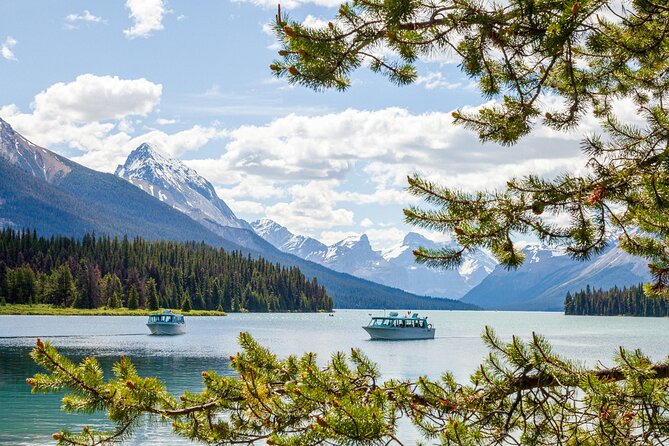 Jasper National Park Tour Maligne Valley, Medicine Lake with Walk - Medicine Lake, where the water goes missing