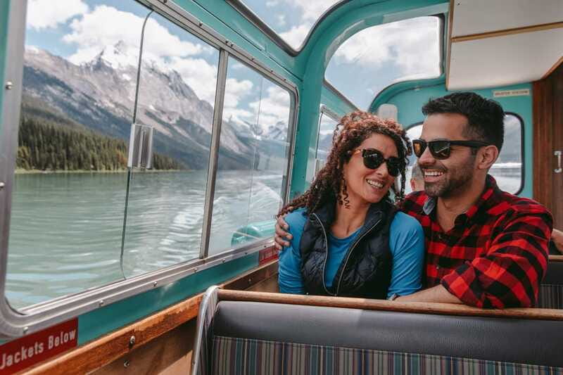 Jasper: Sightseeing Tour with Maligne Lake Cruise - Medicine Lake explains a strange natural event