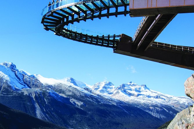 Jasper to Banff One-Way Tour - Walking over the Sunwapta Valley on the Skywalk