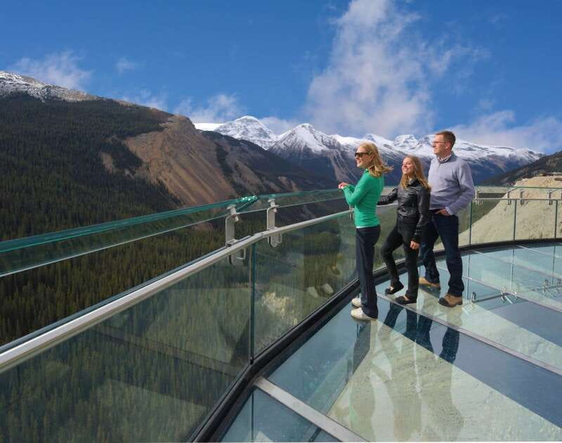 Jasper: Transfer to Banff/Lake Louise w/ Columbia Icefields - Leaving Jasper on the Icefields Parkway