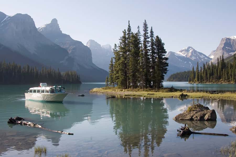 Jasper: Wildlife and Waterfalls Tour with Maligne Cruise - Maligne Canyon and the changing first stop