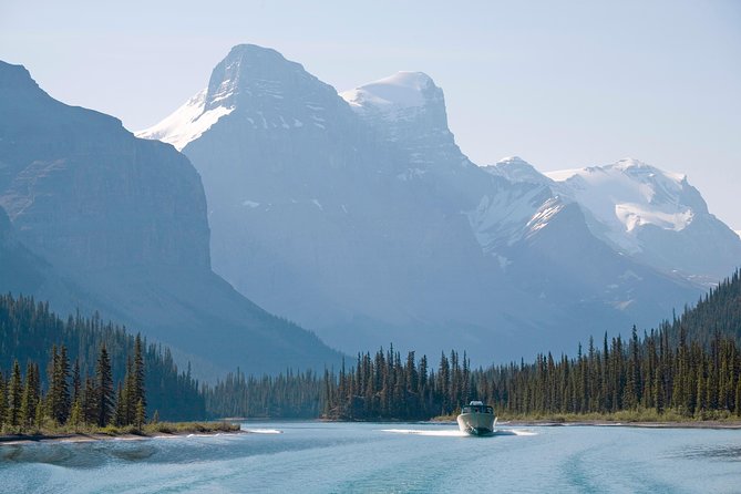 Jasper Wildlife & Sightseeing Tour with Maligne Lake Cruise - What the six-hour schedule feels like