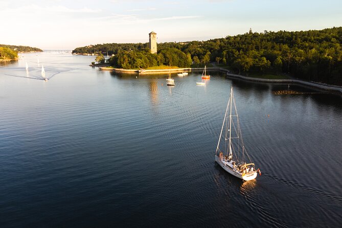 JFarwell Private Yacht Wine & Cheese Sunset Sail - Setting out from Lower Water Street