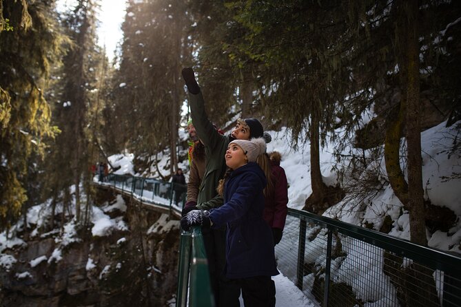 Johnston Canyon Frozen Waterfalls - Small Group Tour - Winter clothing and footwear advice