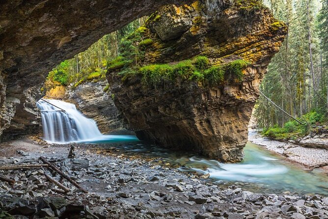 Johnston Canyon Icewalk - Johnston Canyon Icewalk at a Glance