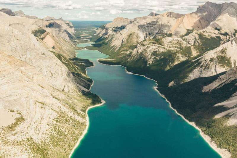 Kananaskis: 30-Minute Heli Tour of Minnewanka Lake and Banff - Lake Minnewanka from above