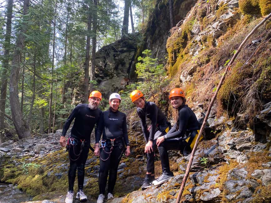 Kelowna: Adrenaline Canyoning Tour - The 40-minute hike to the upper canyon