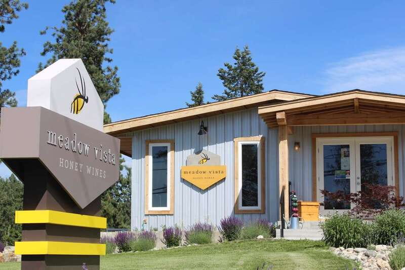 Kelowna: E-Bike Bee Tour w/ Tastings, Lunch, and Audioguide - The one-hour ride from Kelowna to Meadow Vista