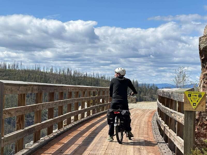 Kelowna: E-Bike Rental with In-App Navigation Guide - Choosing a route instead of following a group