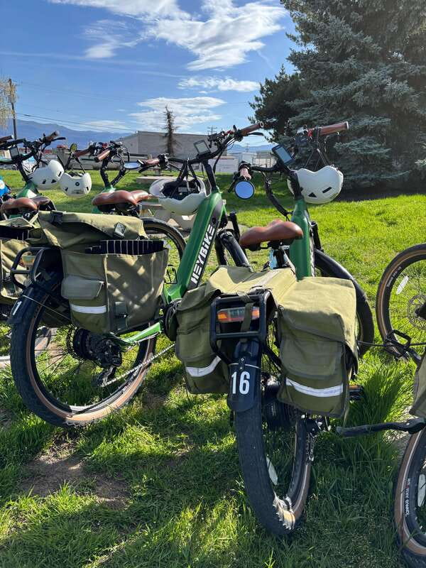 Kelowna: E-Bike Ride and Axe Throwing Adventure - The return ride to downtown